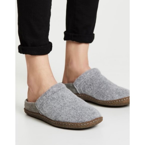 Sorel Nakiska Scuff Slipper - Picture 1 of 9